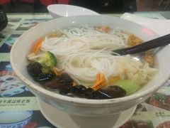 -桥香园正宗过桥米线(机场五店)