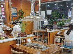 -哈尔滨小酒馆·鲜肉现穿自助烧烤(康新花园店)