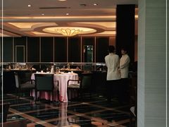 -御花园·粤菜·海鲜火锅(中山公园店)