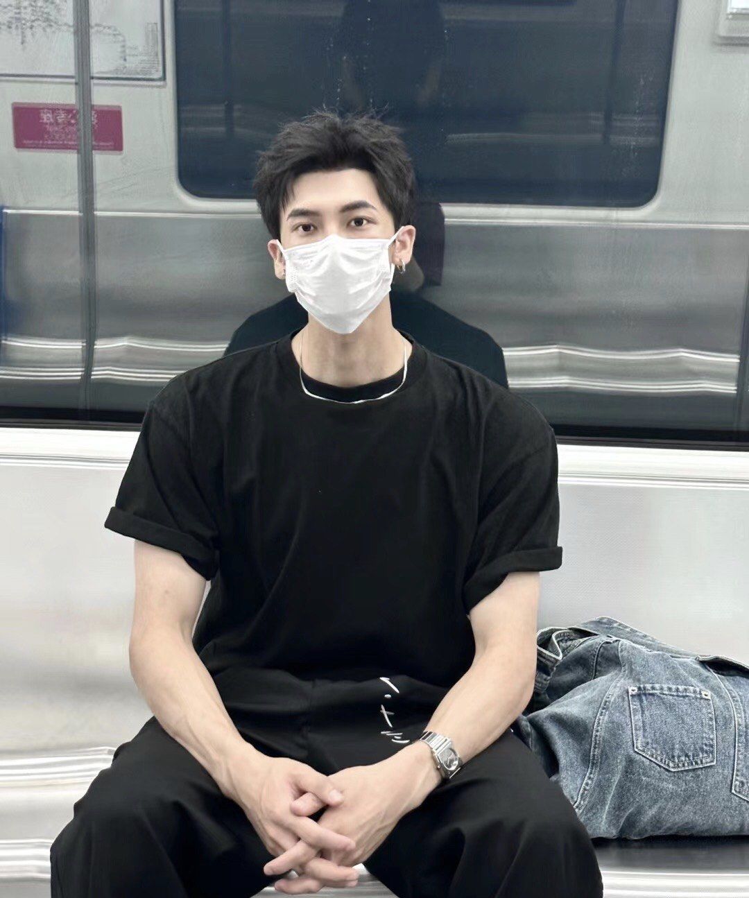 苏州帅哥#男士发型#凌乱背头 #港风发型 「yours尤司男士国潮理发 