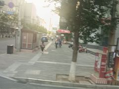 -霸王茶姬(南强街店)