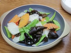 -云海肴·汽锅鸡·云南菜(天山百盛优客店)