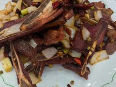 -丹水桥地锅鱼·翘嘴鲌·地方特色全鱼宴(丹江口大坝店)