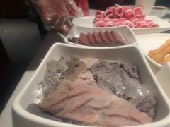 -海底捞火锅鲜切牛肉主题店(长寿路店)