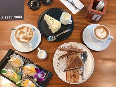 -Chom Cafe and Restaurant