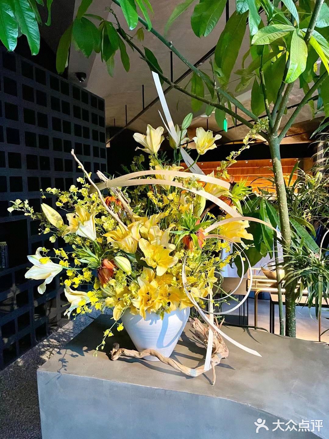 听说他家为很多顶流做过花花~