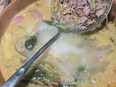 -洱火云南酸菜牛肉火锅(石景山当代商城店)