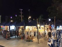 -周日夜市