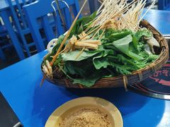 -马路边边麻辣烫串串火锅(体育西路店)