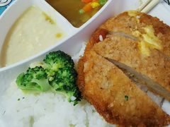 -全家便利店(秀沿路二店)