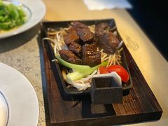 -穹六人间 people 6(岳阳路店)