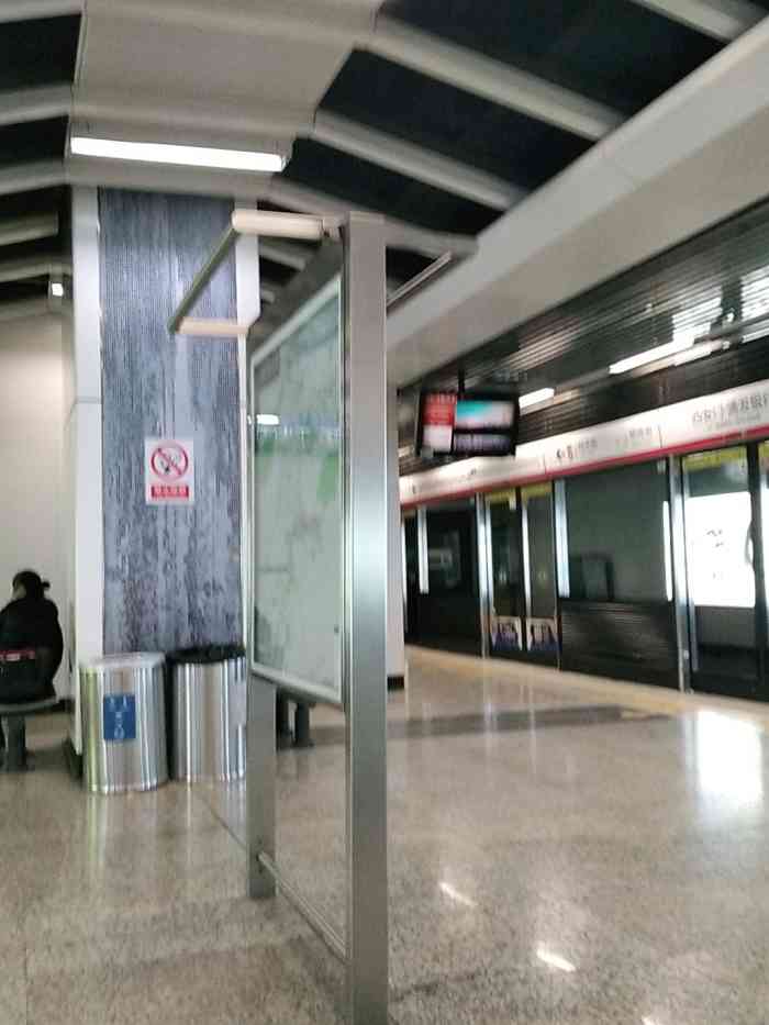 西安门地铁站-"每次经过这个西安门地铁站,但是都没有下来.
