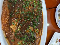 特色鱼头-品雅轩农家乐