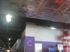 -爱琴海购物公园-地下停车场