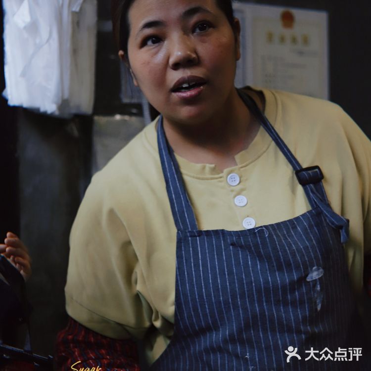 「定兴路网红软蛋饼 藏在巷子里的美食 小时候的回忆」