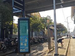 -康新公路(地铁站)