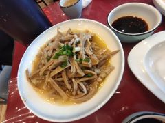 -侬佳蒸菜馆(听潮店)