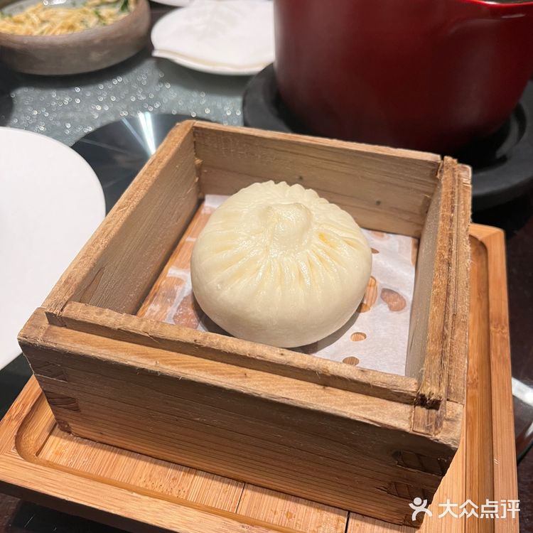 便饭金沙厅，三个人727.7