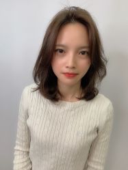 -天下皇剪新潇洒美容美发