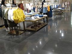 -URBAN REVIVO(济南世茂广场店)