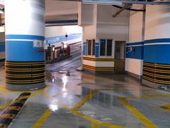 -国华国际广场-地下停车场