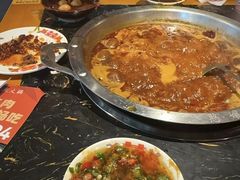 -憨孃孃·重庆老火锅(红山黑金店)