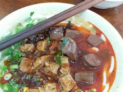 肥肠米线-花老奶米线