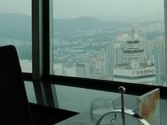 -亚洲国际大酒店·云顶阁旋转自助餐厅