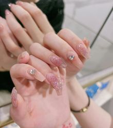 -LISSOM莉森 Nail ·美甲美睫原创定制店
