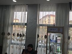 -茂菊口腔连锁(浦东南路店)