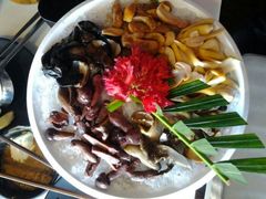 菌王奇香锅-滇釜火锅·能喝汤的火锅(车公庄店)