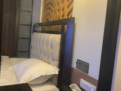 -喜鹊愉家酒店(郑州曼哈顿博览中心地铁站店)