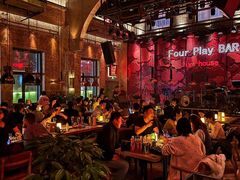 -FOUR PLAY BAR