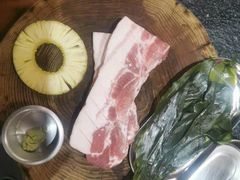山蒜叶厚切五花肉-牛小喜黑牛烤肉料理(霸州店)