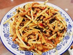 鱼香肉丝-椒香川流不息川菜馆(二七北路店)