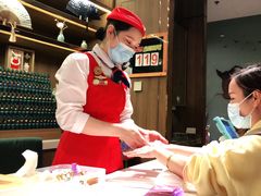 -海底捞火锅鲜切牛肉主题店(长寿路店)