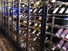 进门酒柜-西山人家·二十年老字号农家菜(旺山店)