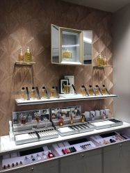 -法国娇兰精品店