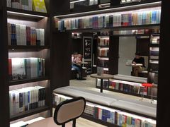 -钟书阁(群光广场店)