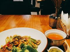 -POKEE VIA&Brunch·维娅(重庆来福士店)