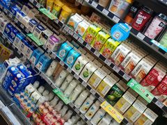 -全家便利店(襄阳南路店)