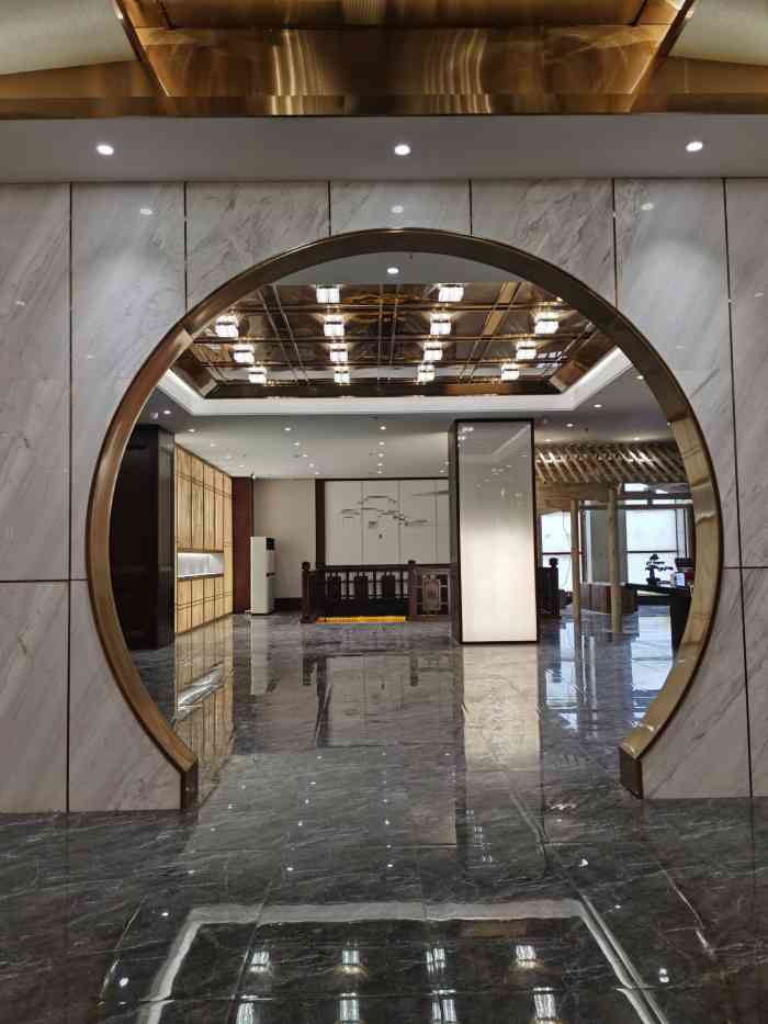 豫满楼(农业路店)-"中午约着同事去楼下仲记吃饭.点了俩特价菜.