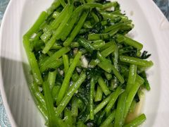 清炒茼蒿-巴扎美食·新疆菜·西域歌舞表演餐厅(新疆大厦店)