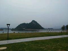 -英德宝晶宫天鹅湖茶语温泉