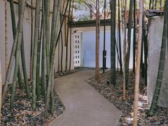 -穹六人间 people 6(岳阳路店)