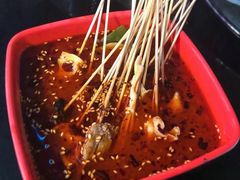 红油钵钵鸡-何师烧烤Pro ·江湖川菜·小龙虾·精酿(太古里旗舰店)