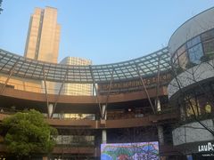 -瑞虹新天地月亮湾