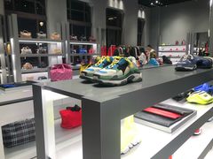 -BALENCIAGA(比斯特苏州购物村店)