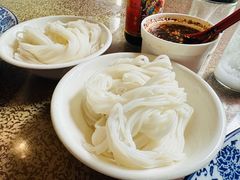 -火烧房子菊花米线(兴盛路店)