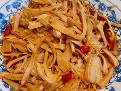 鲜笋炒肉片-老字号农家宴